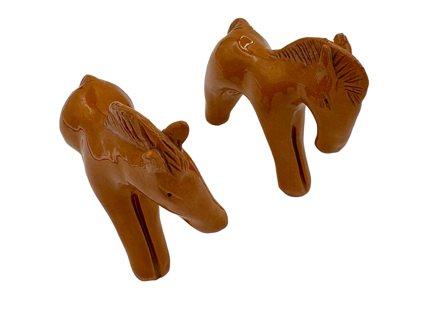 Figurine en céramique représentant un cheval, réalisée à la main à Aspiran