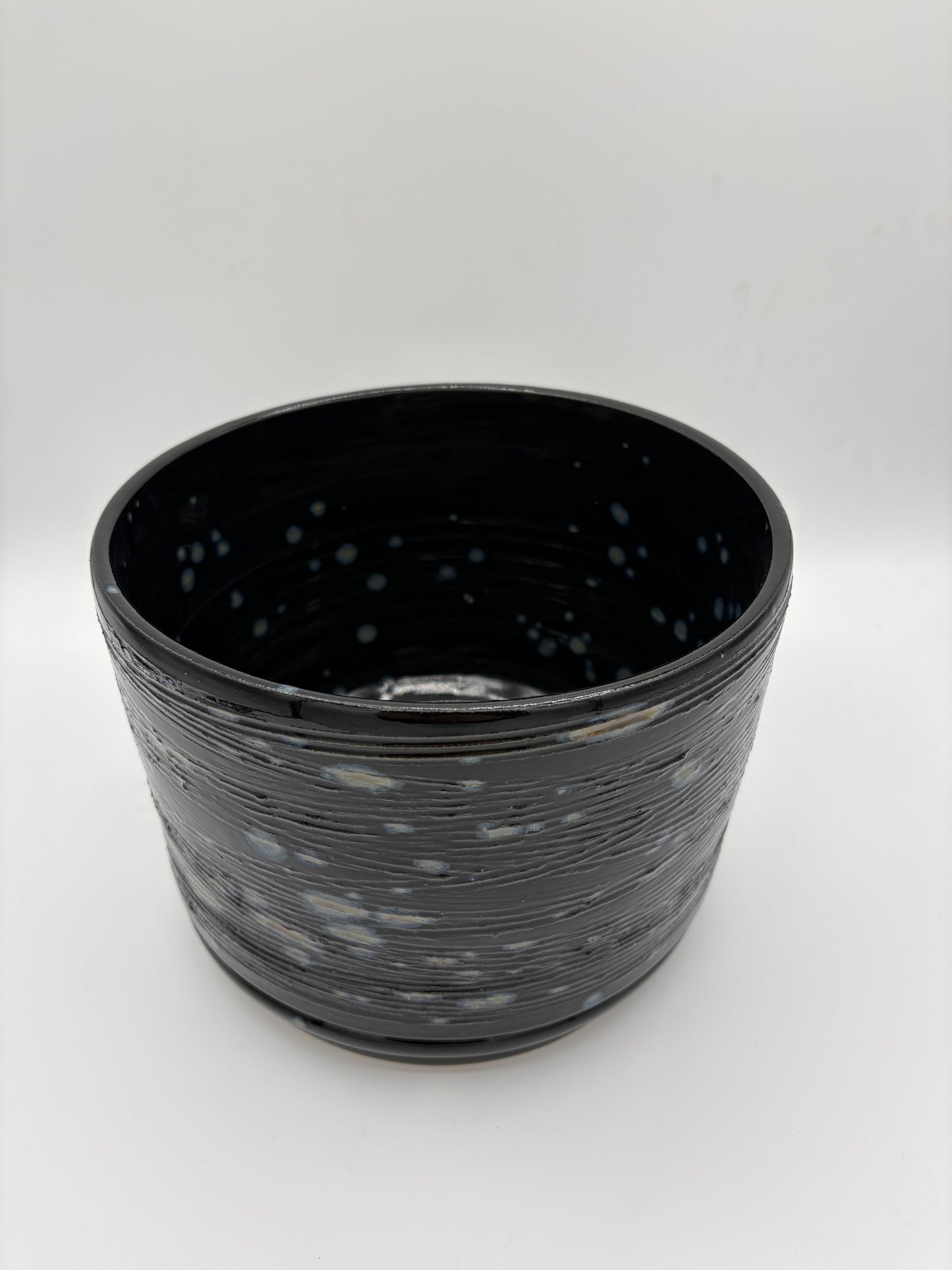 Cache-pot Soulages noir moucheté