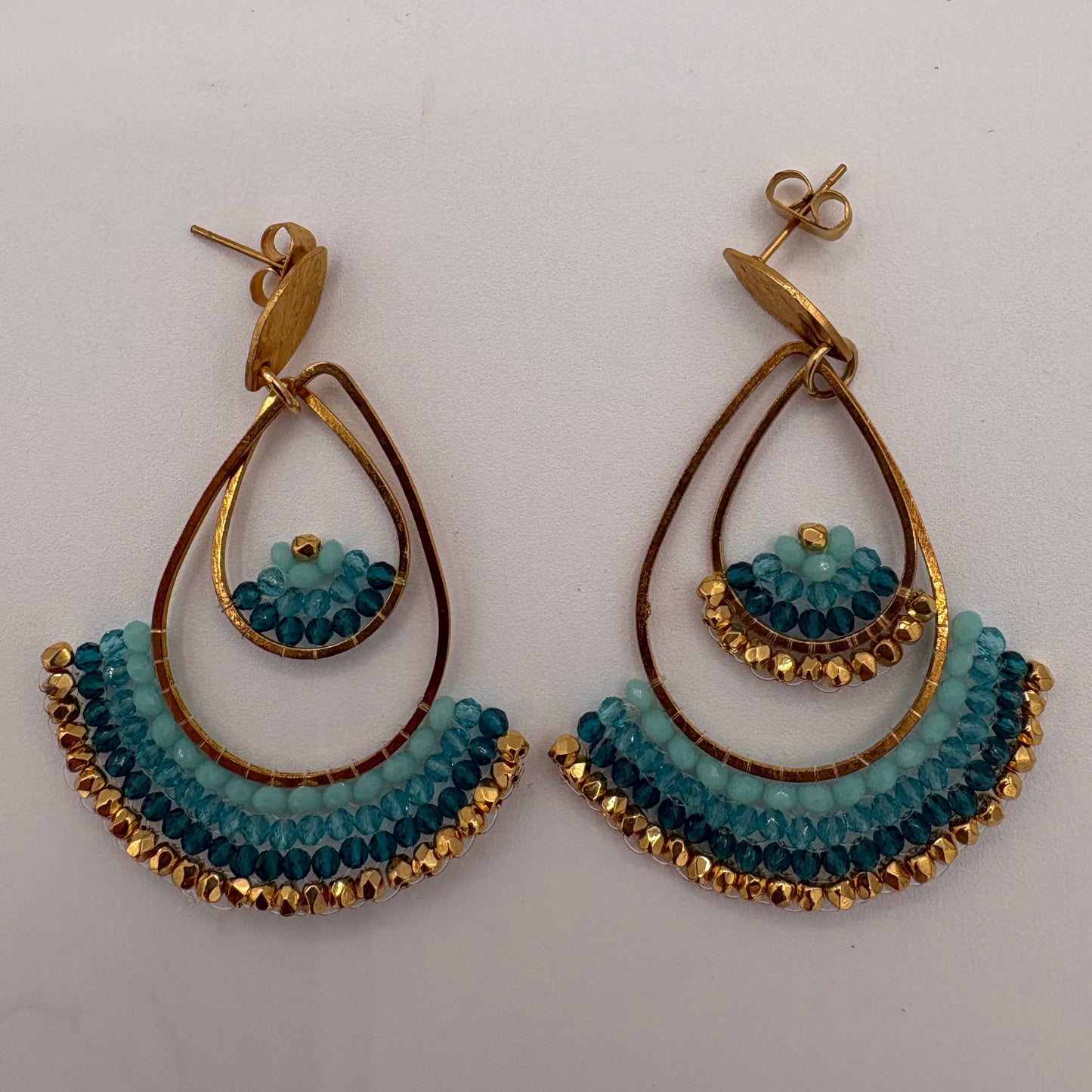 Boucles d’oreilles éventail bleu et doré avec perles Miyuki