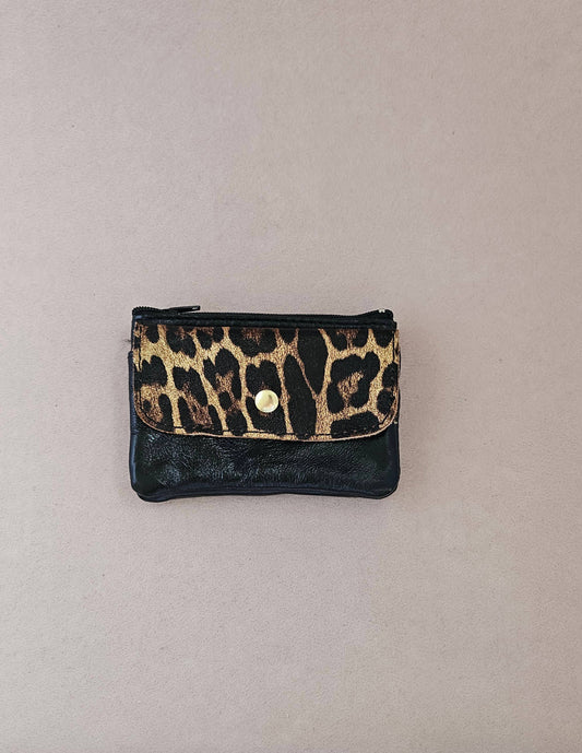 Porte-monnaie léopard noir en cuir upcyclé à deux fermetures éclair et porte-clés