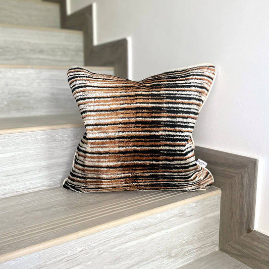 Oreiller en velours de soie Ikat Mizzoni