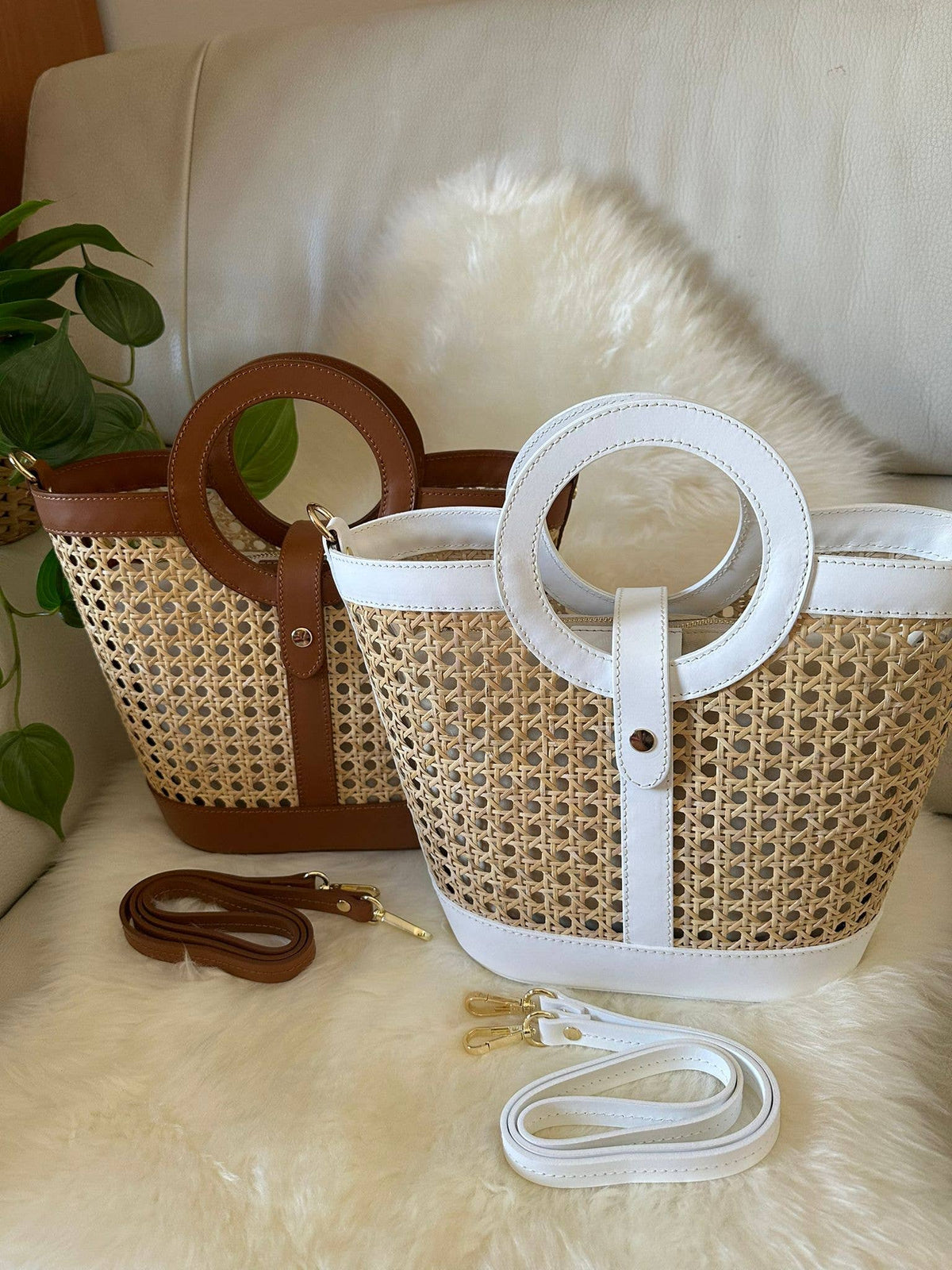 Sac en paille de Vienne et cuir de veau véritable, Made in Italy