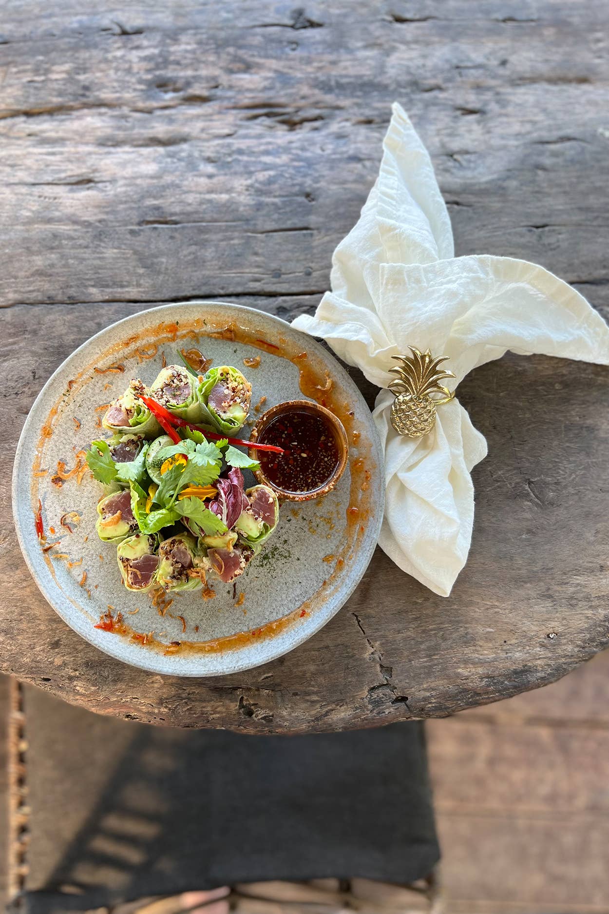 Lot de quatre serviettes de table en lin blanc