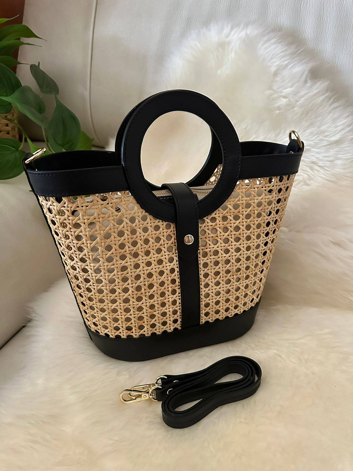 Sac en paille de Vienne et cuir de veau véritable, Made in Italy