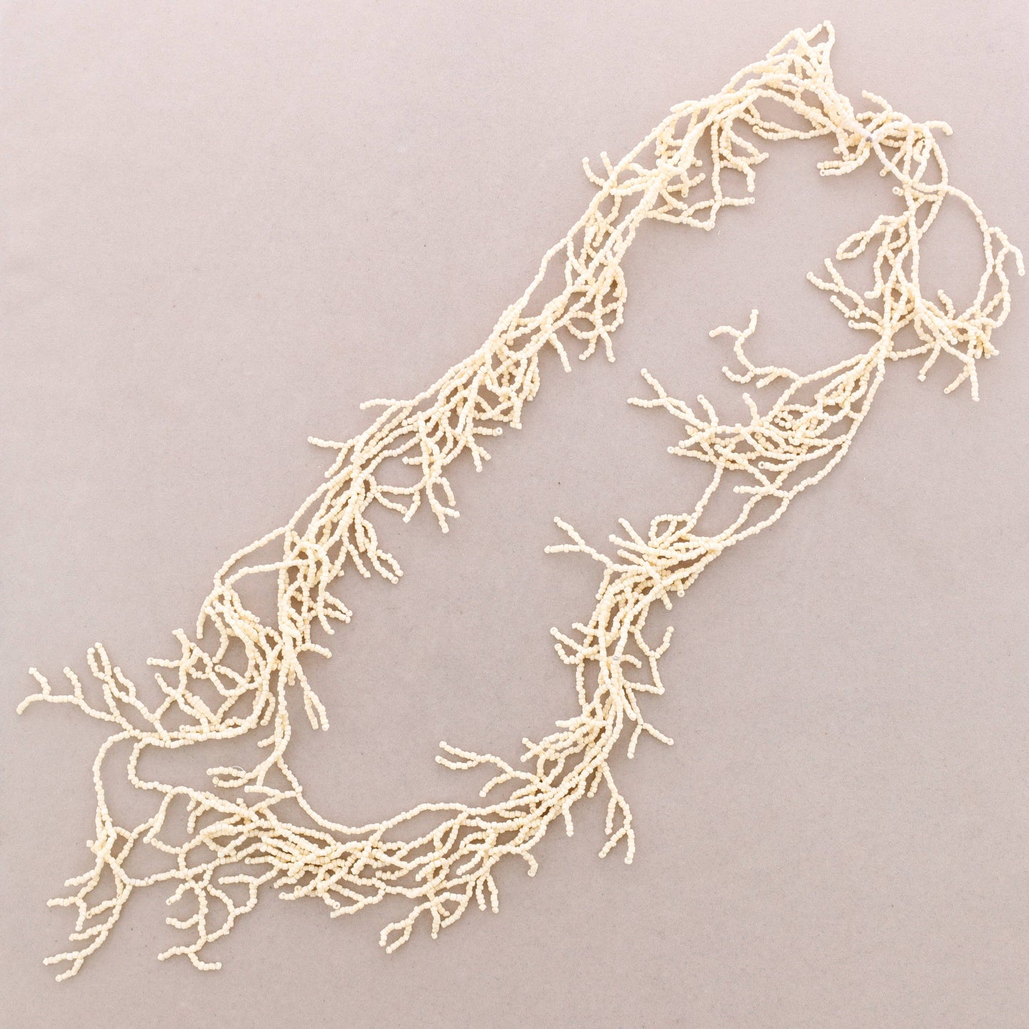 Long collier de perles corail