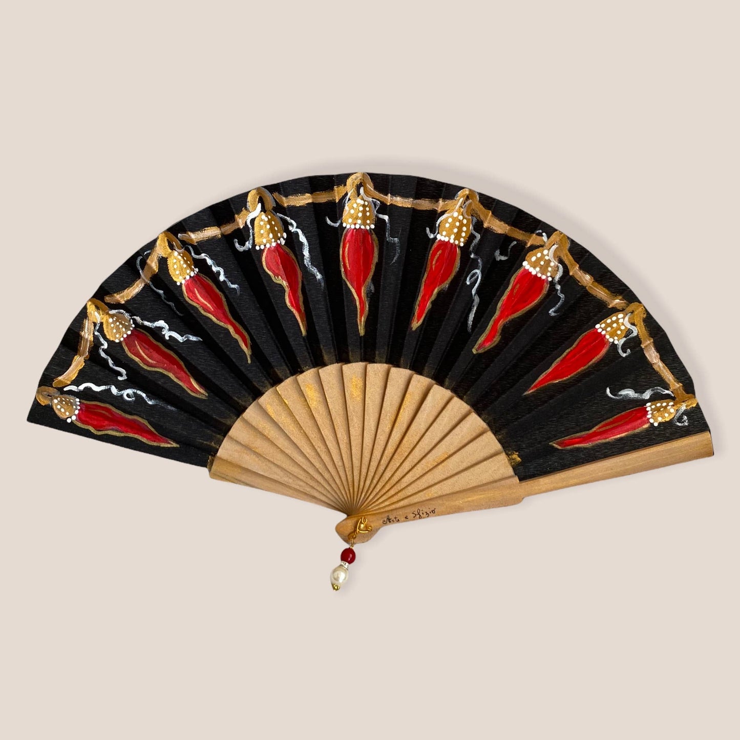 Éventail sicilien peint à la main en tissu et en bois