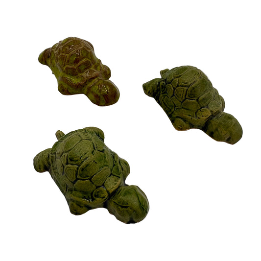 Figurine décorative en céramique représentant une tortues, réalisée à la main à Aspiran