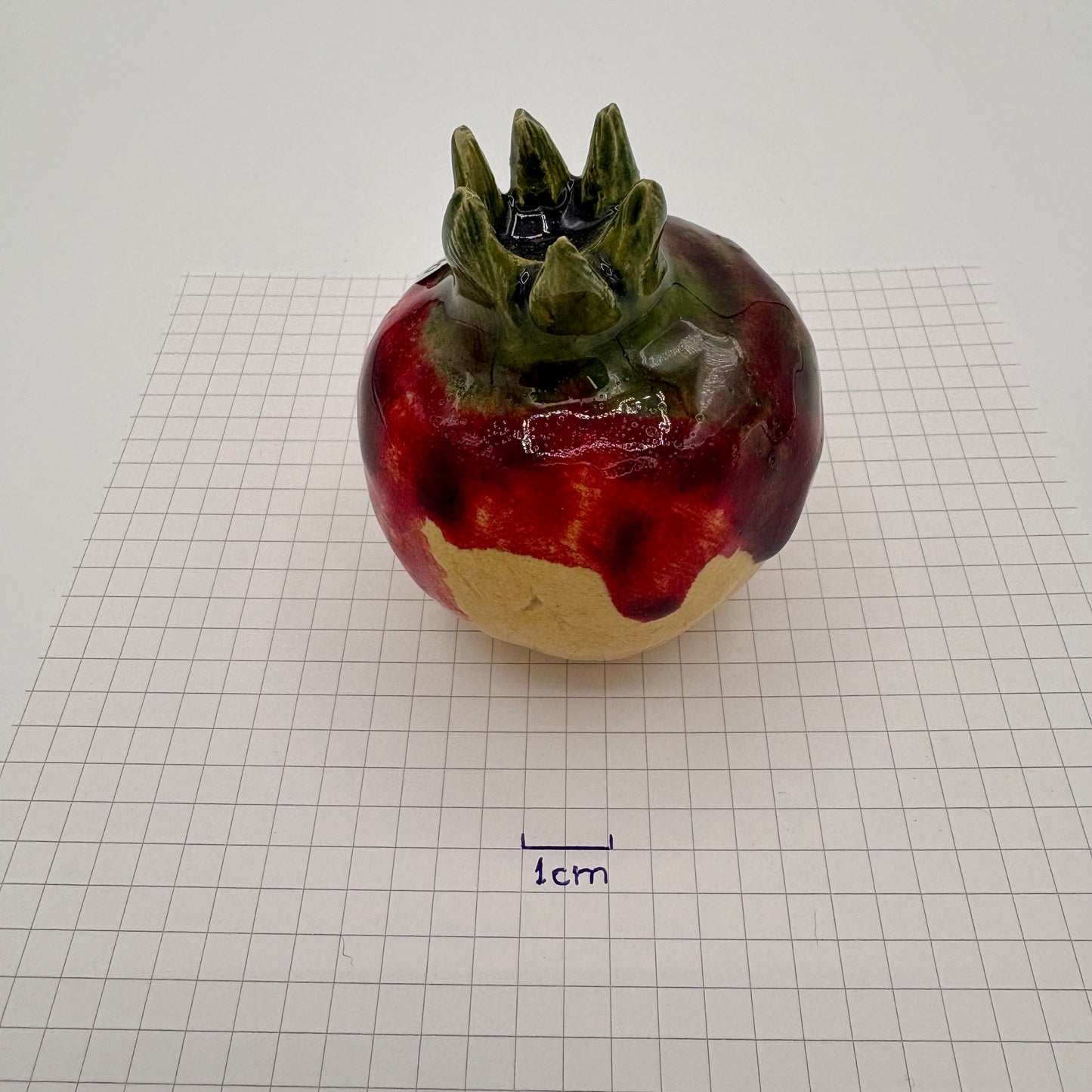 Grenade en céramique moulée et émaillée à Aspiran