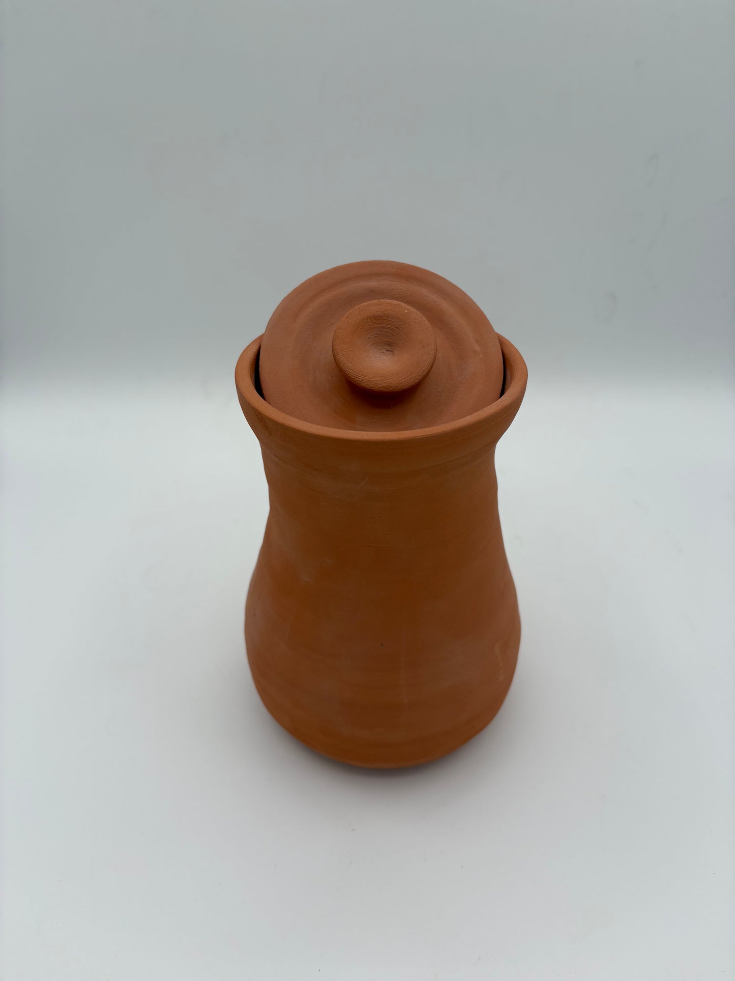 Pot de type Olla d’Aspiran avec col évasé et couvercle pour jardinière