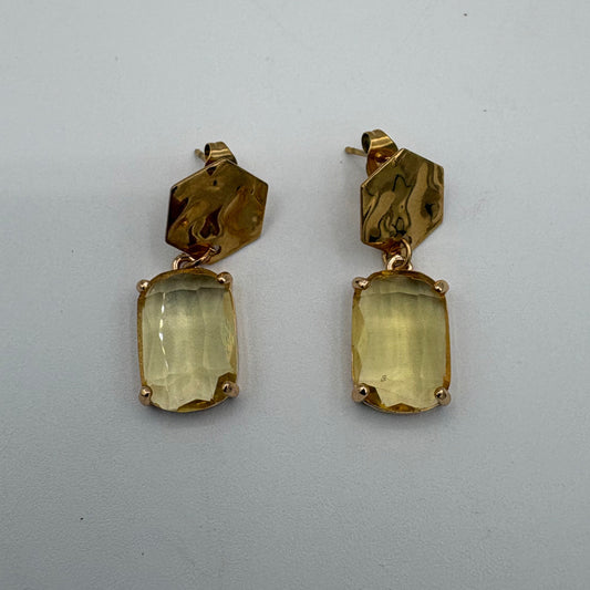 Boucles d’oreilles en verre champagne et hexagones dorés martelés