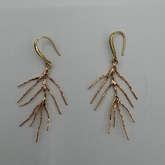Boucles d’oreilles branches dorées martelées