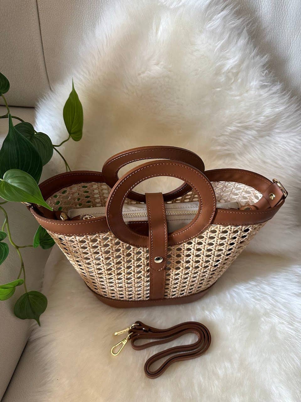 Sac en paille de Vienne et cuir de veau véritable, Made in Italy